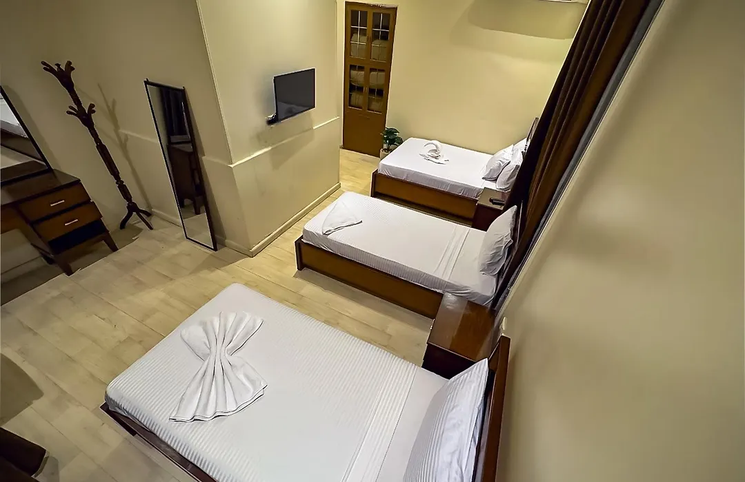 Regency Inn-1